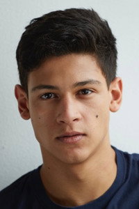 الممثل Emilio Sakraya