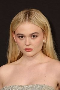الممثل Emily Alyn Lind