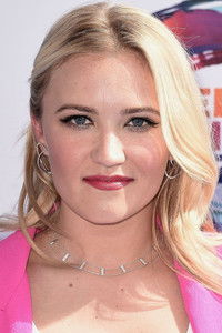 الممثل Emily Osment