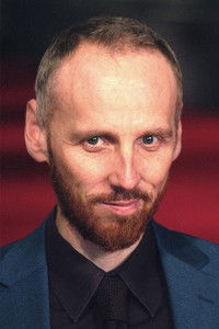 الممثل Ewen Bremner