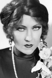الممثل Gloria Swanson