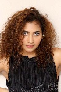 الممثل Gnaneswari Kandregula