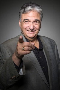 المخرج Gregory Nava