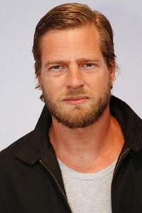 الممثل Henning Baum