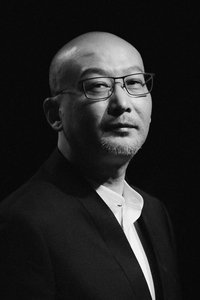 المخرج Hu Guan