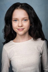 الممثل Iona Bell