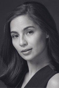 الممثل Jasmine Curtis-Smith