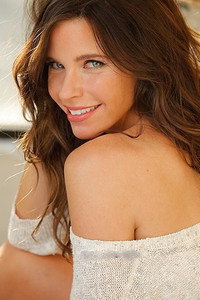 الممثل Jill Bartlett