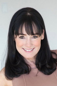 الممثل Jill Schoelen
