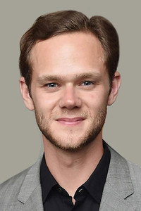 الممثل Joseph Cross