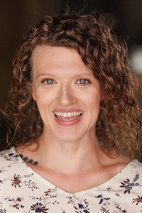الممثل Katelin Stack