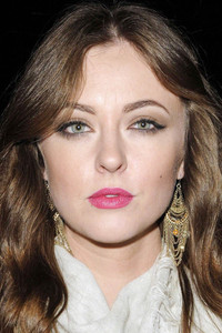 الممثل Katharine Isabelle