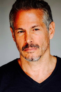 الممثل Kevin Bernhardt