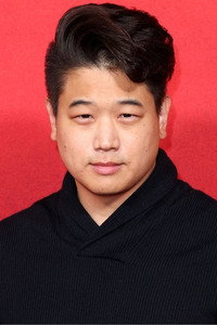الممثل Ki Hong Lee