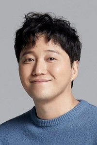الممثل Kim Dae-myung