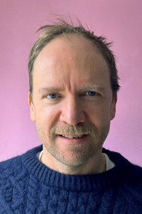 المخرج Kirk Hendry