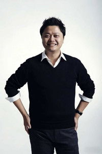 المخرج Larry Yang