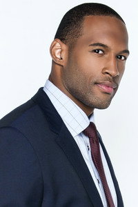 الممثل Lawrence Saint-Victor