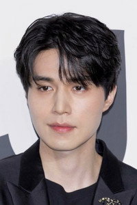 الممثل Lee Dong-wook