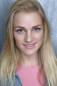 الممثل Leona Clarke