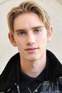 الممثل Levon Hawke