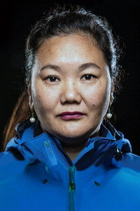 الممثل Lhakpa Sherpa
