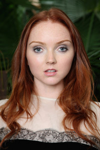 الممثل Lily Cole