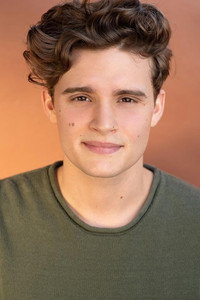 الممثل Luciano Antonino