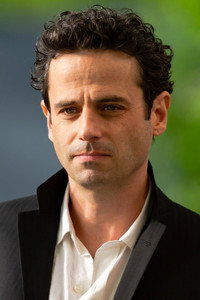 الممثل Luke Kirby