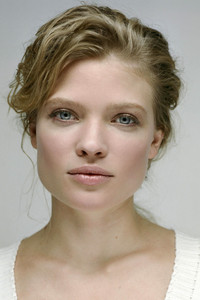 الممثل Mélanie Thierry