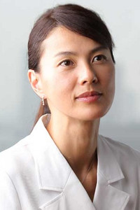الممثل Makiko Esumi