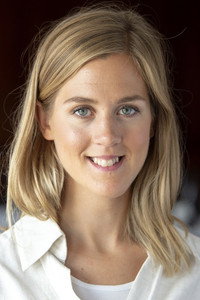الممثل Malin Persson
