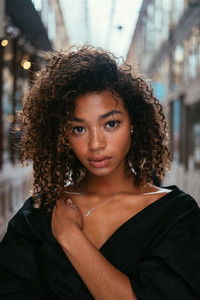 الممثل Manon Bresch