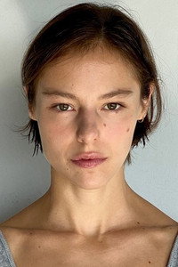 الممثل Marion Barbeau