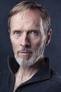 الممثل Mark Topping