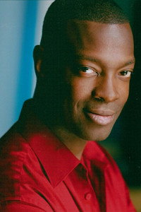 الممثل Martin Roach
