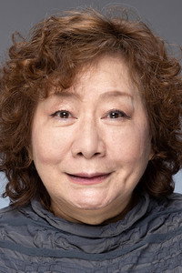 الممثل Matsutera Chiemi