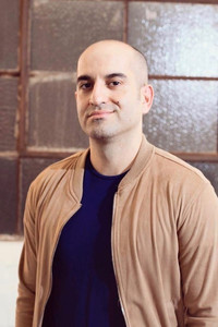 المخرج Matt Eskandari