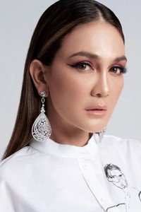 الممثل Maya Luna