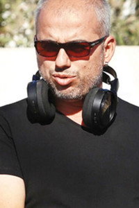 المخرج Mehmet Ada Öztekin