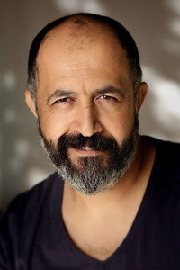الممثل Mehmet Özgür