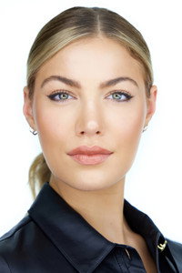 الممثل Meredith VanCuyk