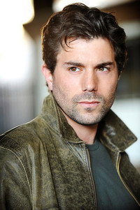 الممثل Micah Sloat