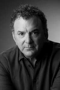 المخرج Michael Grossman