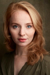 الممثل Michaela Longden