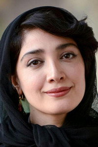 الممثل Mina Sadati