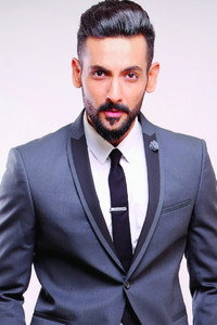 الممثل Mohib Mirza