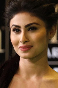 الممثل Mouni Roy