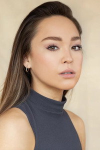 الممثل Naomi J. Ogawa