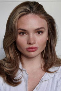 الممثل Natalie Alyn Lind